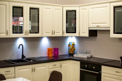 interior-design-kitchen-white-cabinets